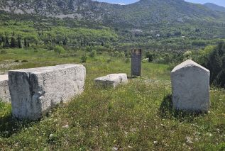 Stećci (upright tombs)