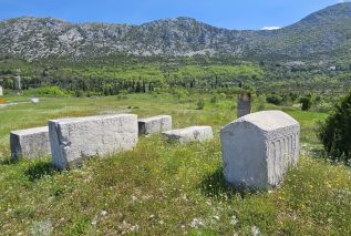 The archaeological site of the cemetery with stećci next to the church of St. Martin in Čepikuće
