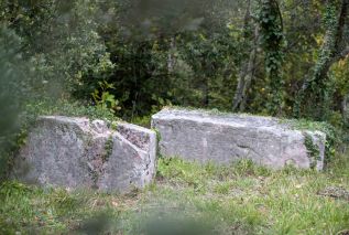 The archaeological site of the cemetery with stećci next to the church of St. Martin in Čepikuće