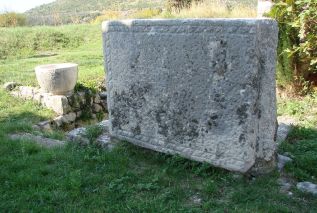 Stećci (upright tombs)